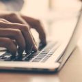 JavaScript- und CSS-Optimierung: Ladezeiten in großen Online-Shops nachhaltig verbessern