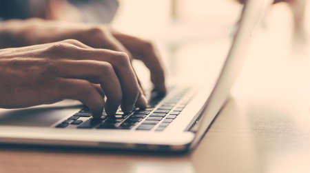 JavaScript- und CSS-Optimierung: Ladezeiten in großen Online-Shops nachhaltig verbessern